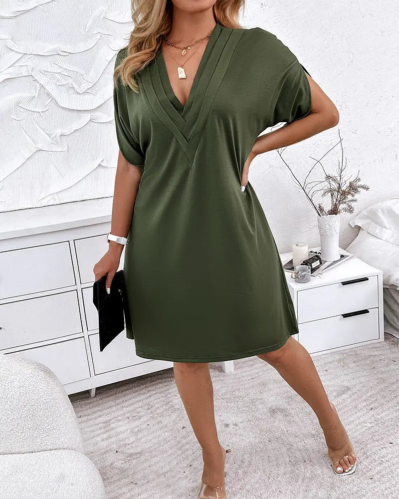 Vivian – Premium Ruffled V-neck Dress