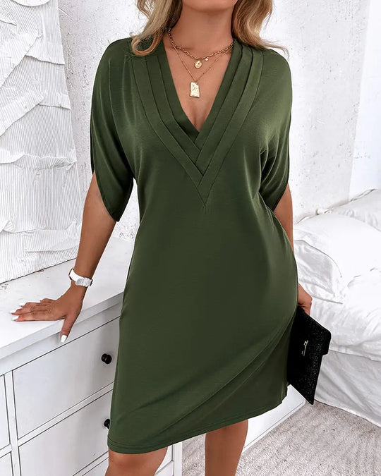 Vivian – Premium Ruffled V-neck Dress