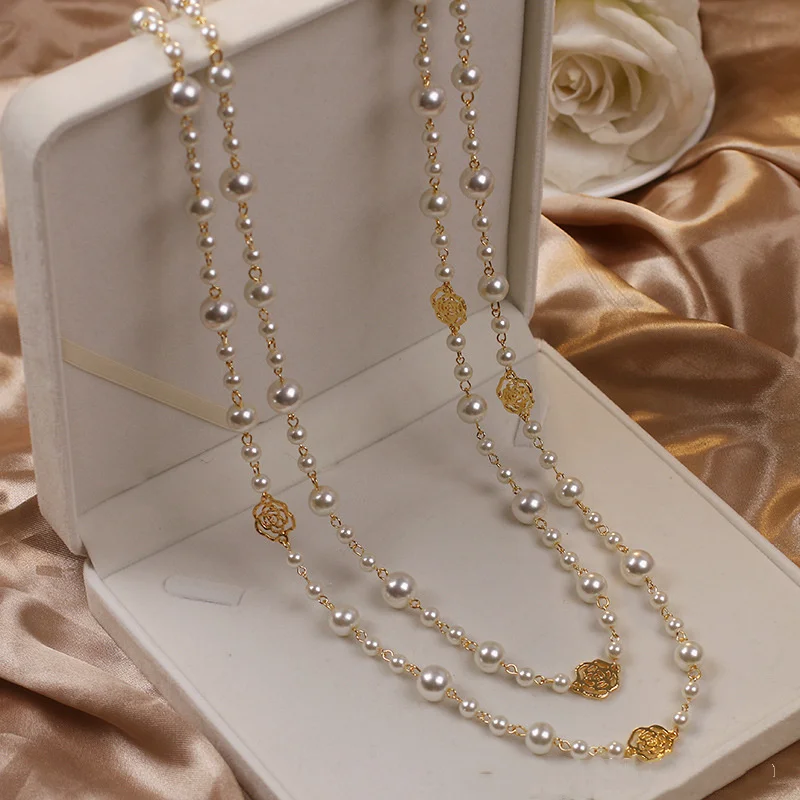 Leocadia – Refined Gold Pearl Necklace